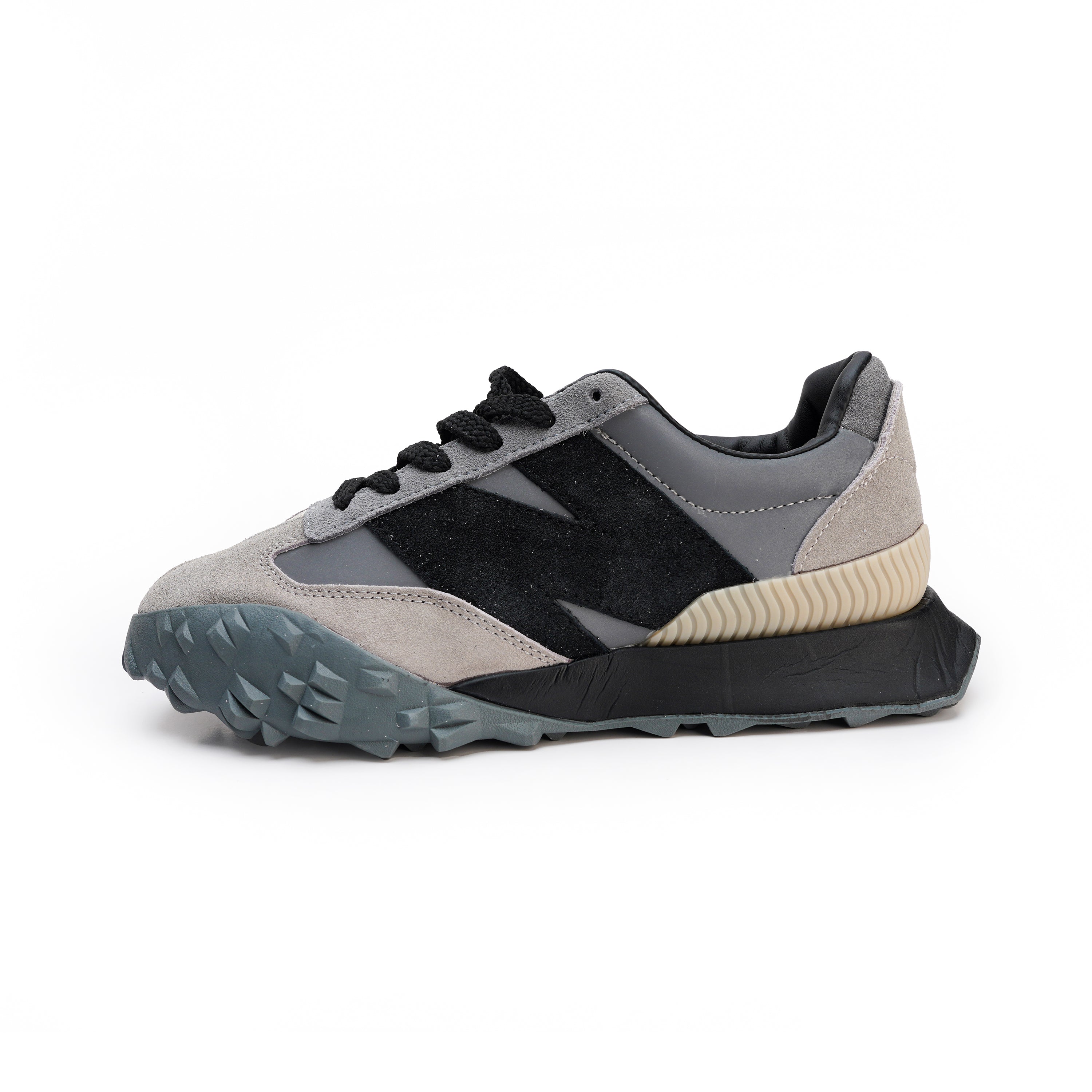 25040-Grey leather stylish look Design All Seasons sneaker for men