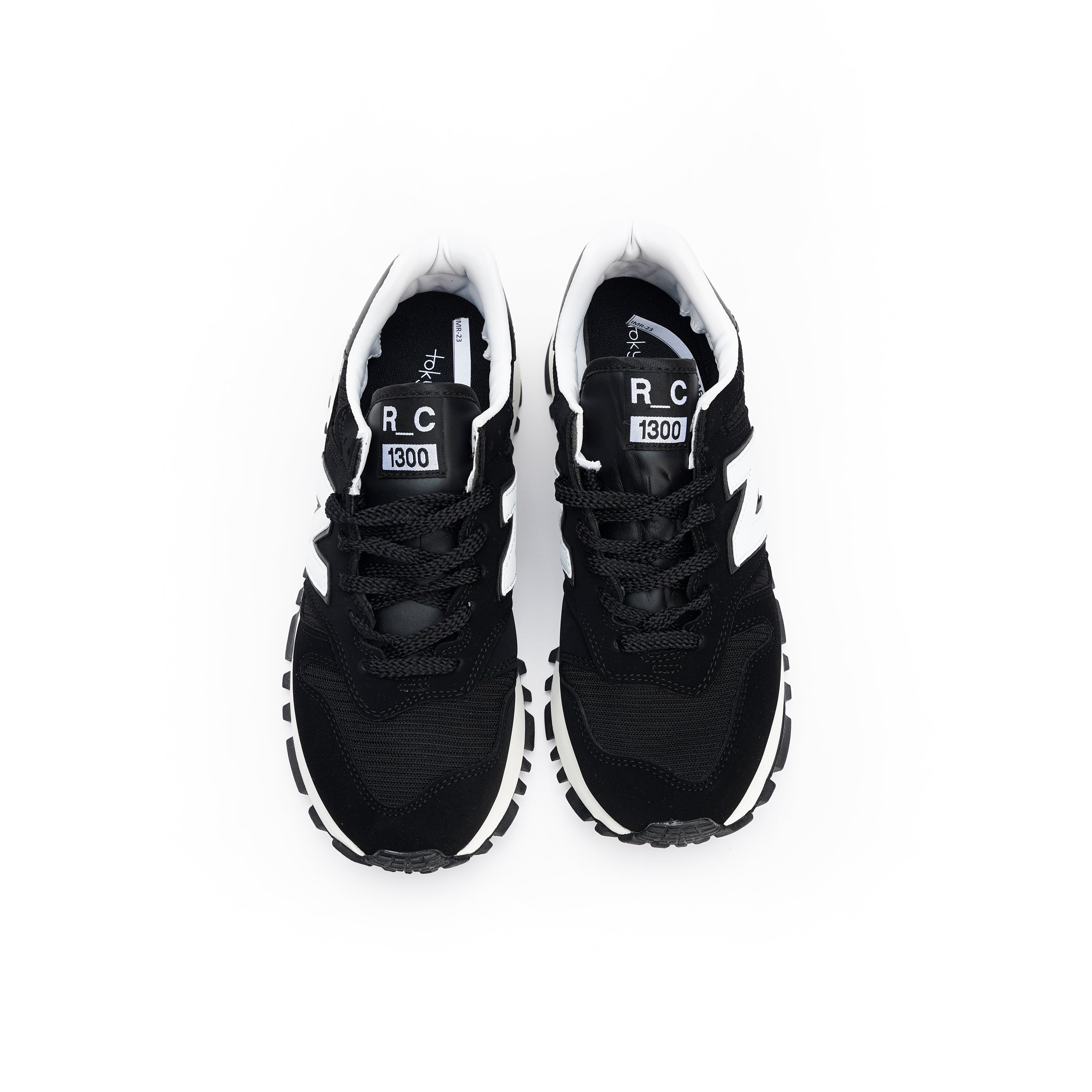 25046-Black stylish modern Design All Seasons sneaker for men